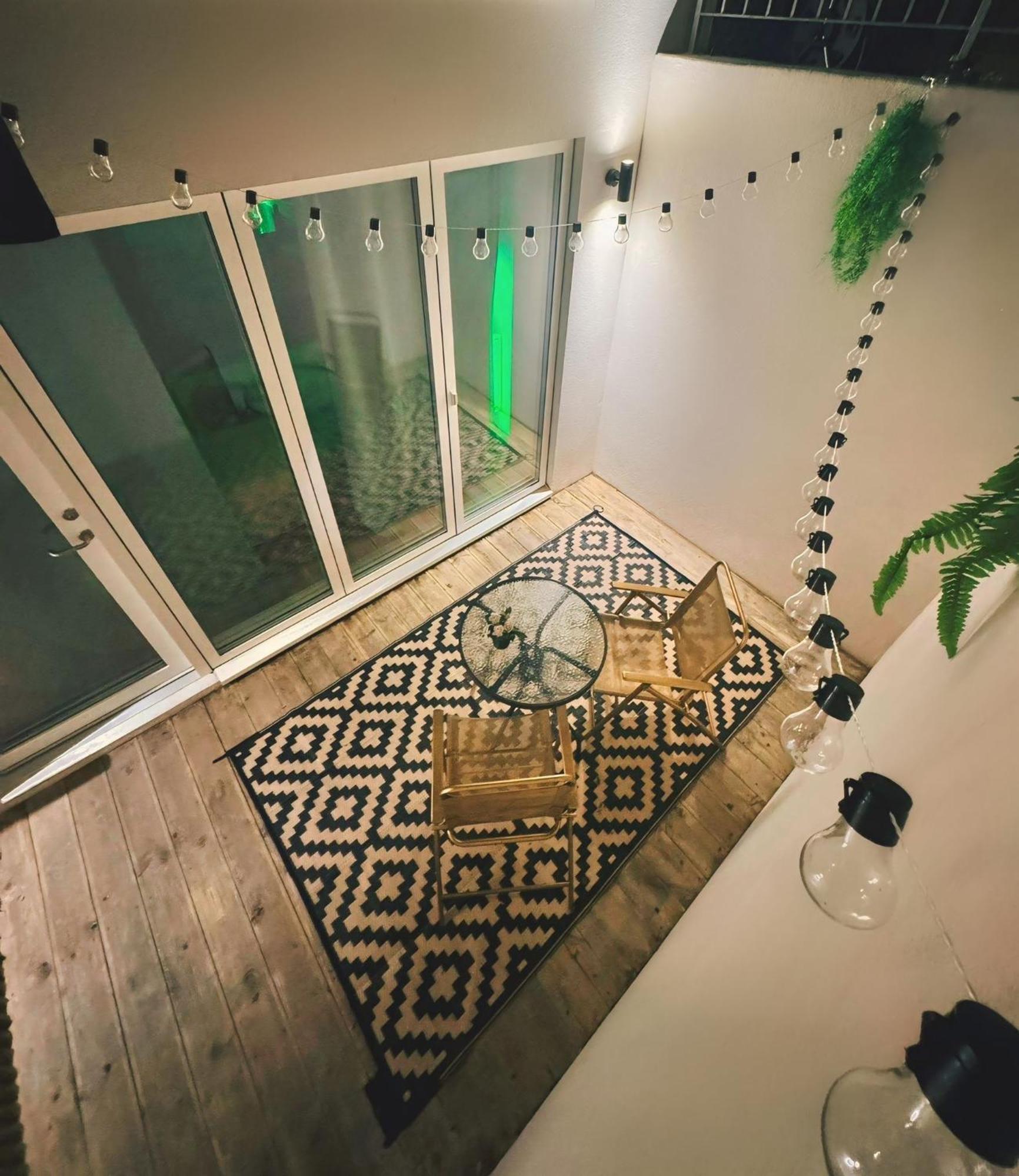 Affittacamere Tropical With Private Bathroom And Patio Londra